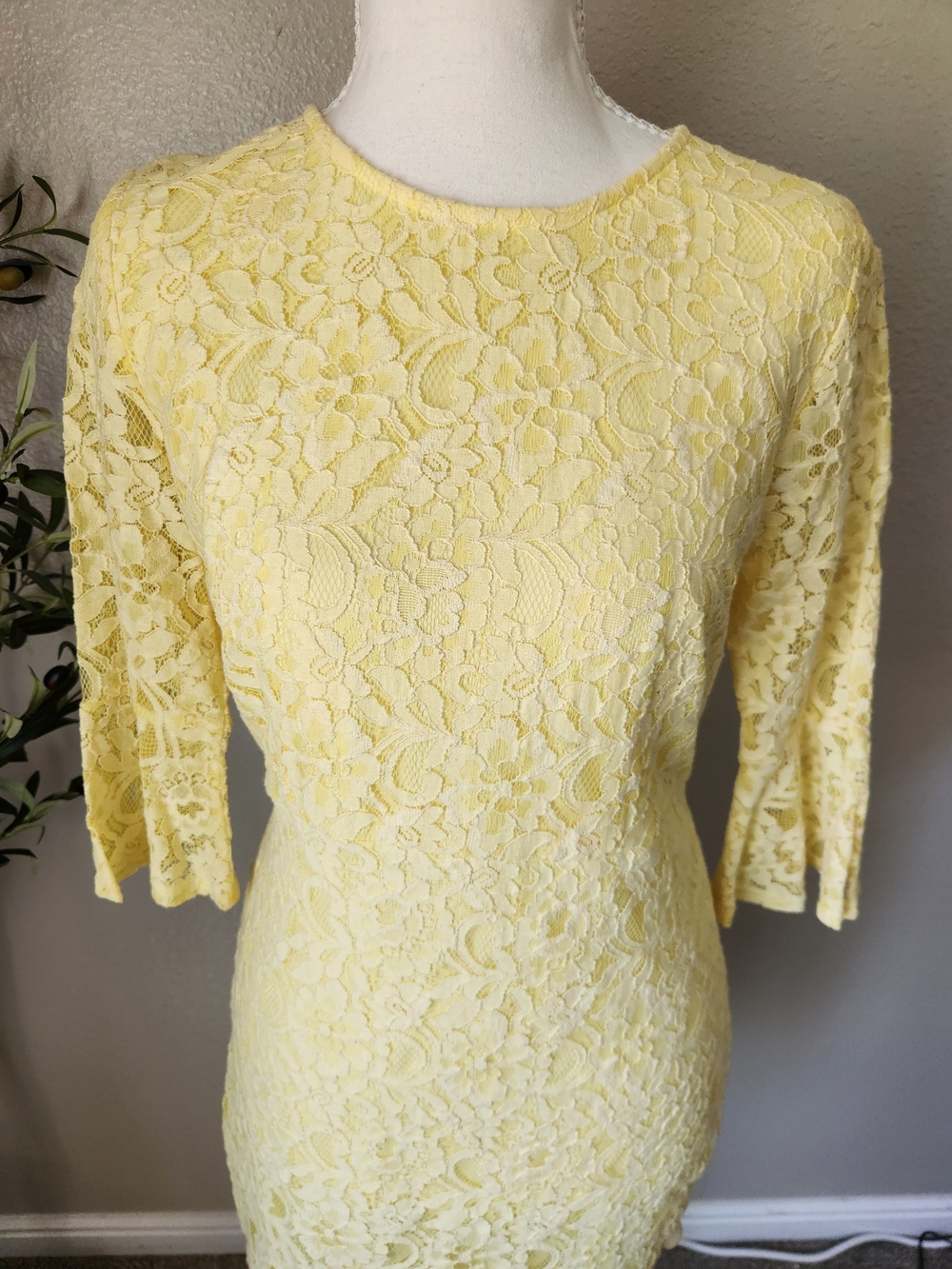 Forever 21 Pale Yellow Lace Long Sleeve Sheath Dress - Picture 4 of 5